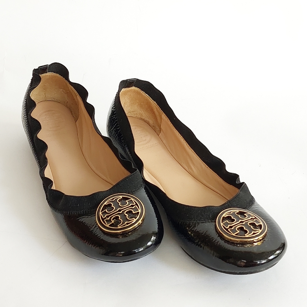 Tory Burch Black Patent Leather Scalloped Logo Ballet Flats